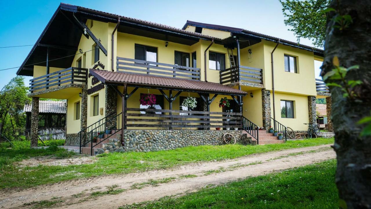 Pensiunea Gradinarilor Cu Ciubar Si Statie De Incarcare Electrica Auto Comanesti  Экстерьер фото